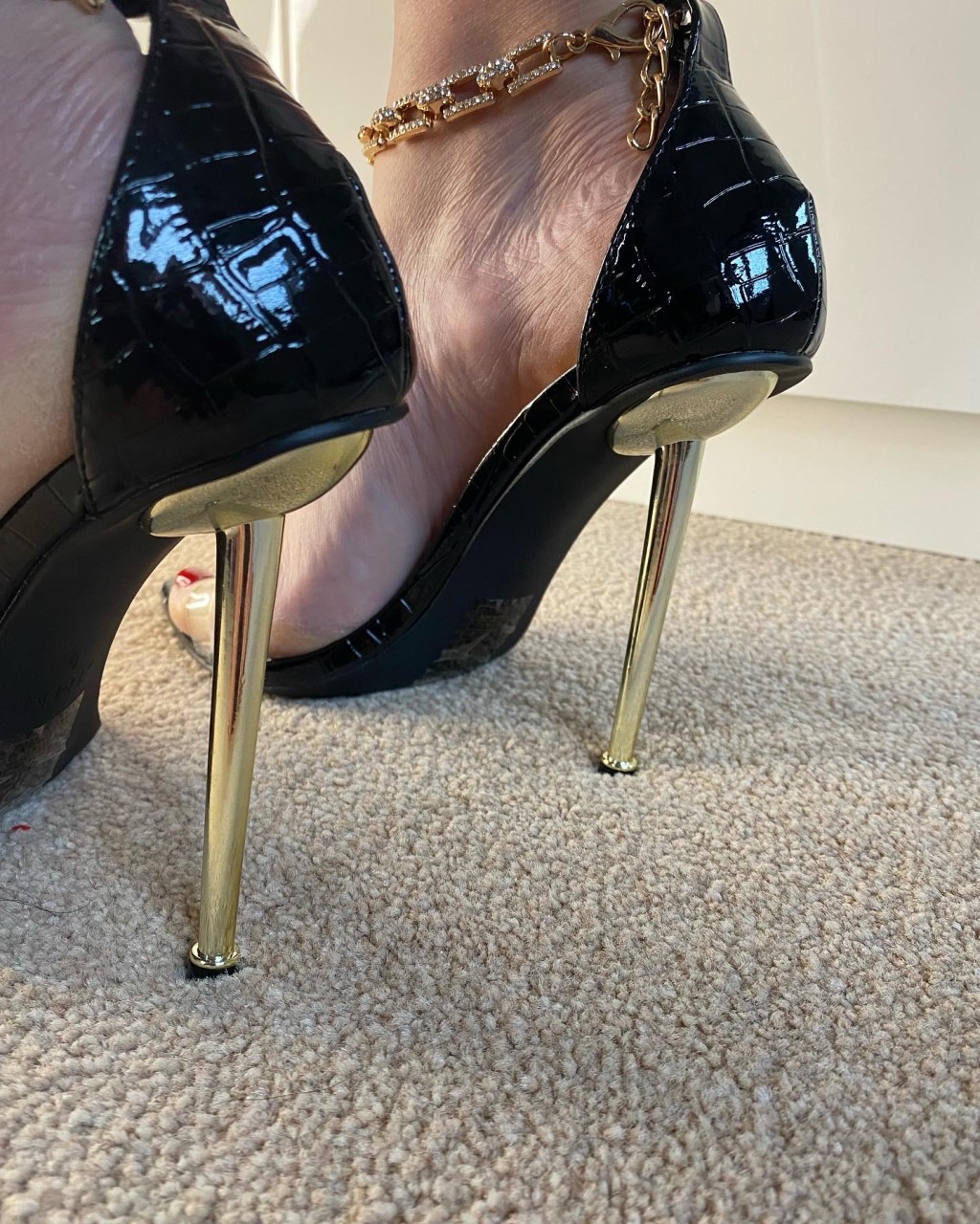 Giving my Boss a&nbsp;Footjob